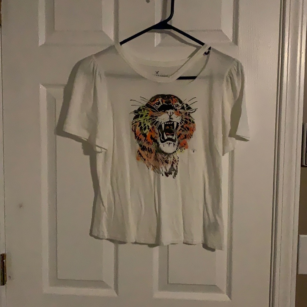 Ripped white graphic tiger shirt
